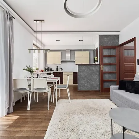 아파트 Family With Parking Inowroclawska By Renters 브로츠와프