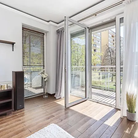 Apartment Family With Parking Inowroclawska By Renters Wroclaw