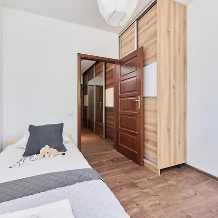 Family With Parking Inowroclawska By Renters Appartement